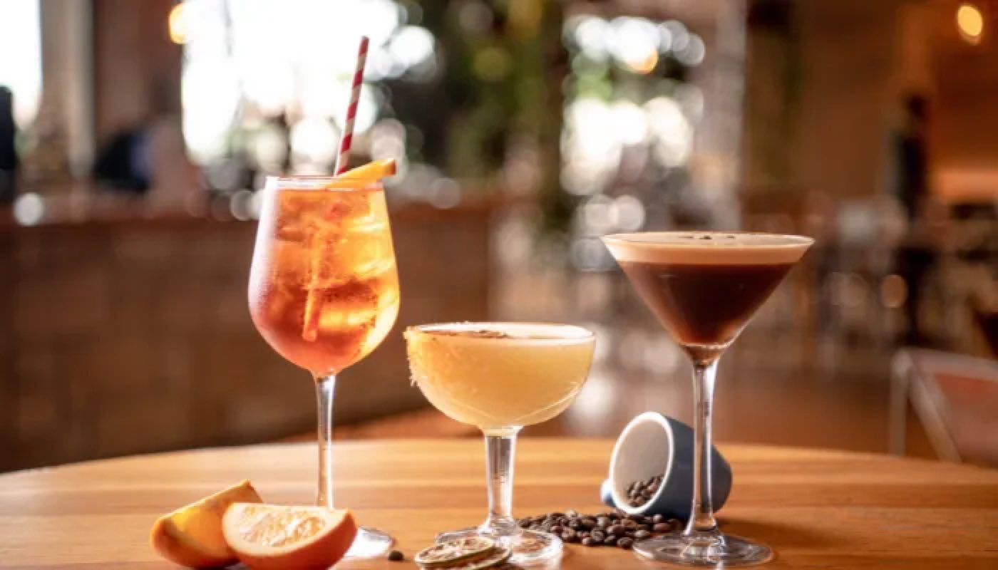 Cocktails at the Main Bar